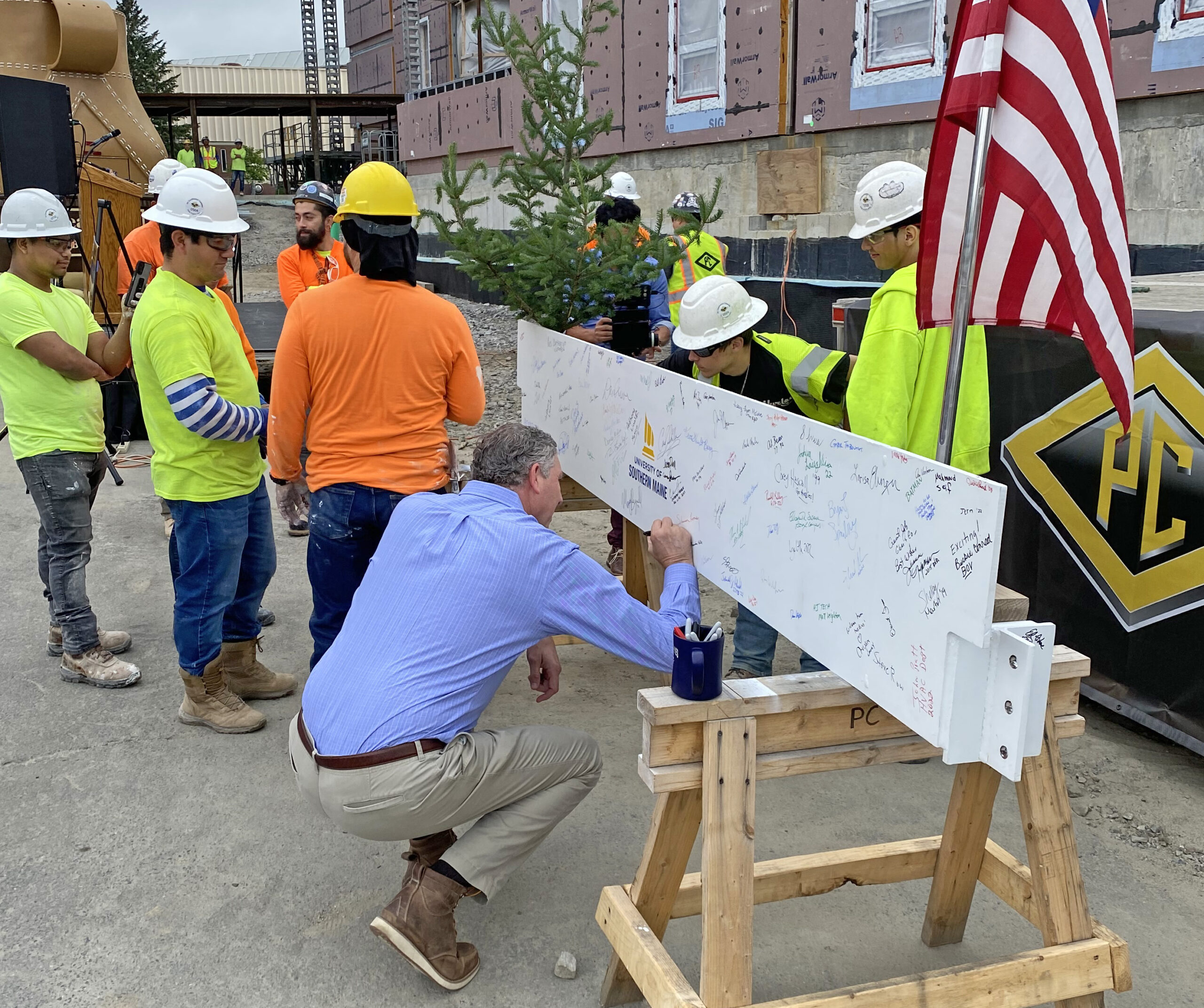 Signing topping out beam