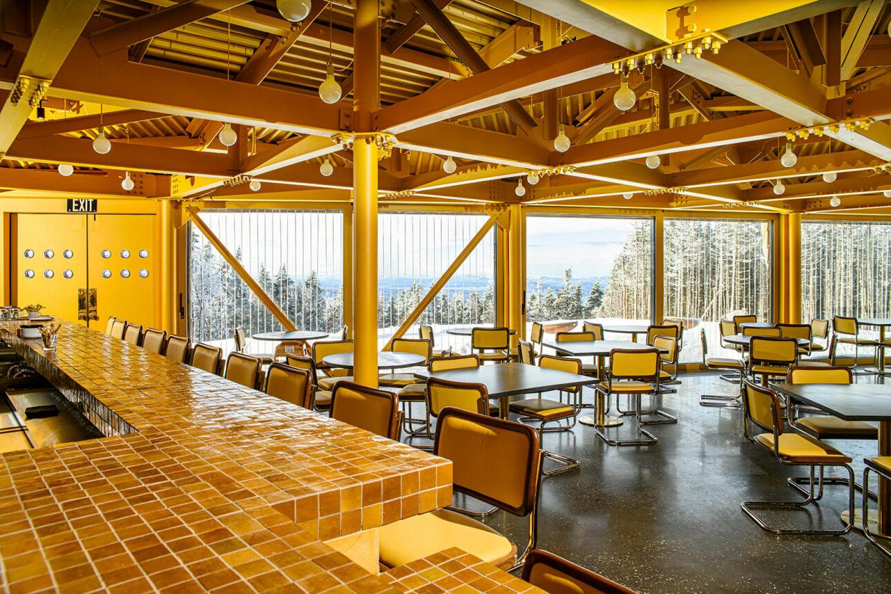 Mid-Mountain Lodge at Saddleback Dining Room and Bar